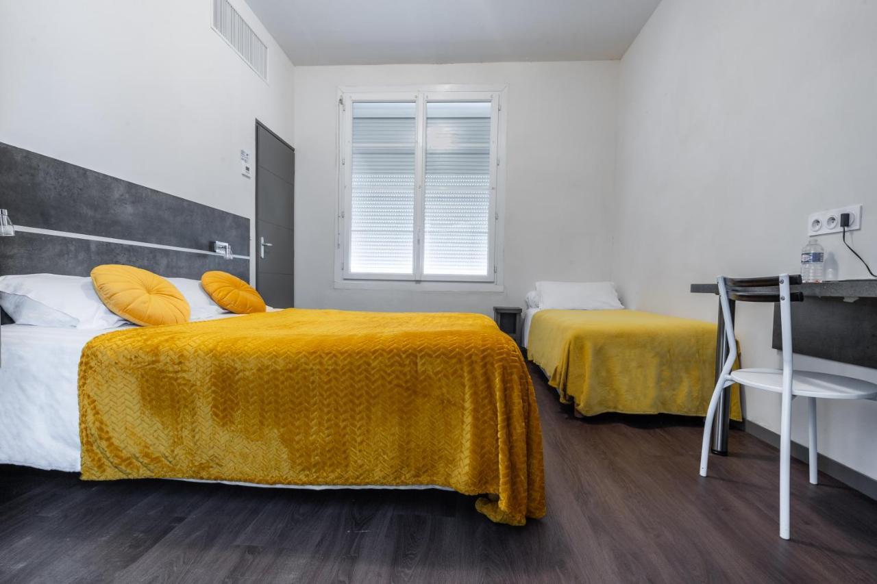 Hotel De La Gare Surgères Zewnętrze zdjęcie