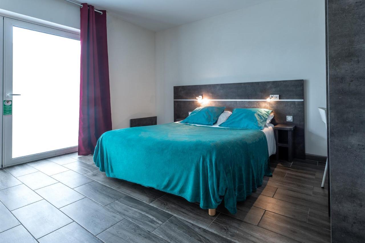 Hotel De La Gare Surgères Zewnętrze zdjęcie