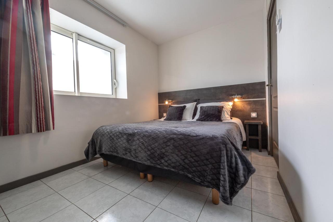 Hotel De La Gare Surgères Zewnętrze zdjęcie